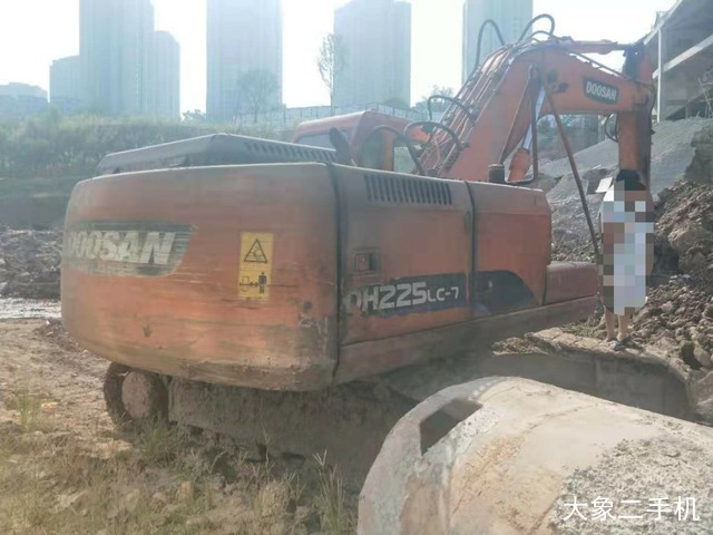 斗山 DH225LC-7 挖掘机