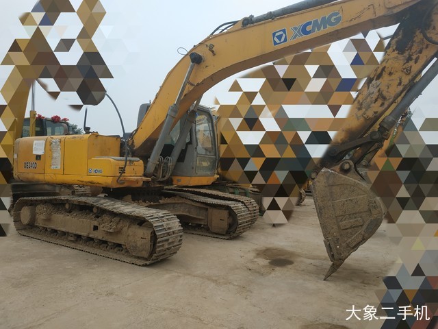 徐工 XE210 挖掘机