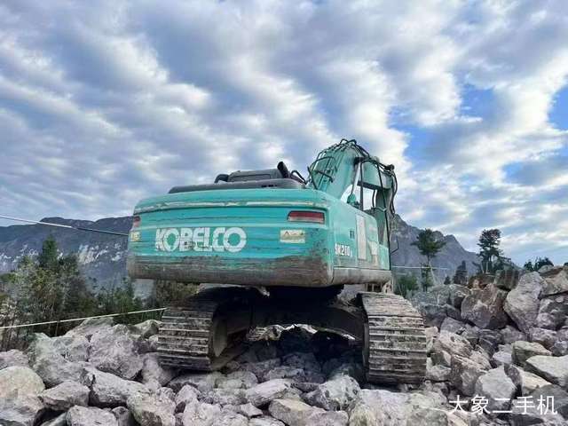 神钢 SK210LC-8 挖掘机