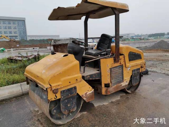 洛建 YZ7G 压路机