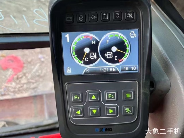 徐工 XE75D 挖掘机