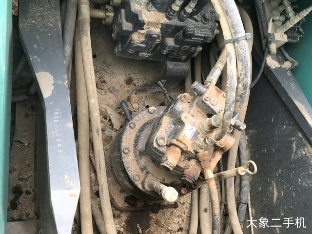 神钢 SK210LC-8 挖掘机