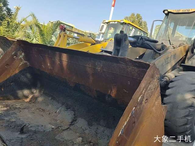 山工 SEM655D 装载机