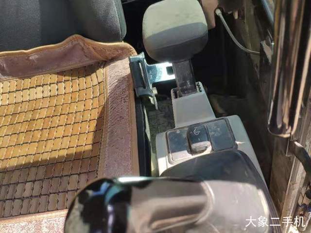 卡特彼勒 305.5E2小型液压 挖掘机