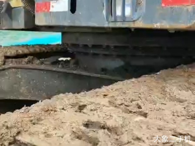 沃尔沃 EC210B 挖掘机