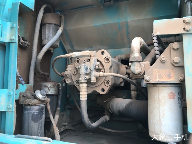 神钢 SK210LC-8 挖掘机