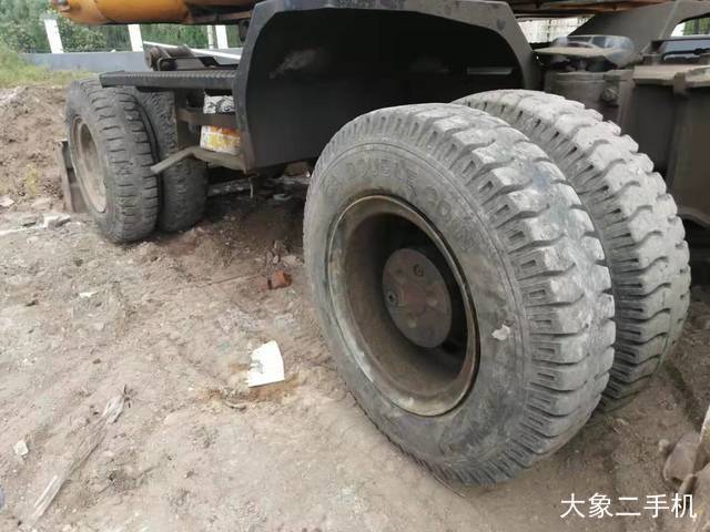 现代 R210W-7 挖掘机