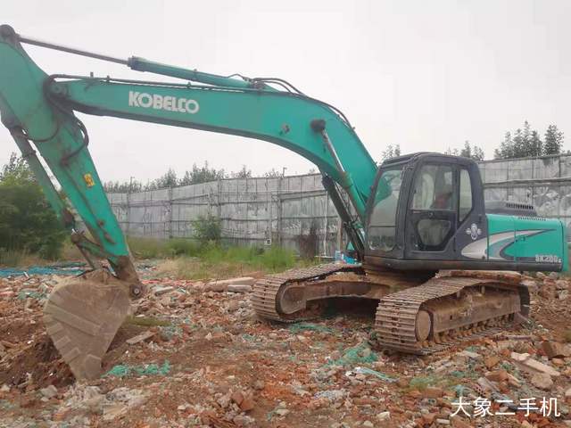 神钢 SK250-8 挖掘机