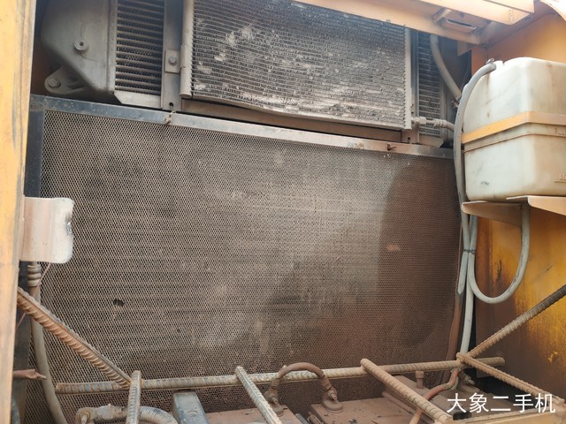 现代 R225LC-7 挖掘机