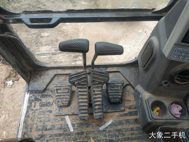 三一重工 SY215C-9 挖掘机