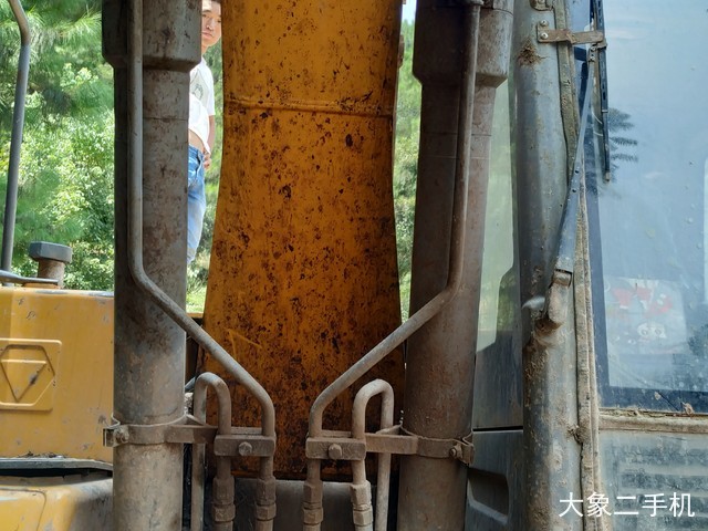 徐工 XE150D 挖掘机