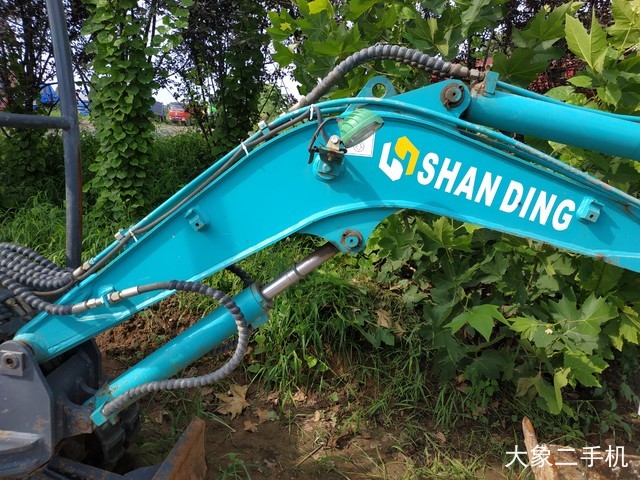 山鼎重工 SD-18 挖掘机