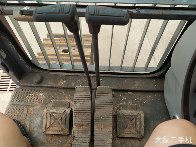 徐工 XE470D 挖掘机