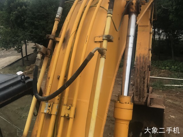 龙工 LG6225D 挖掘机