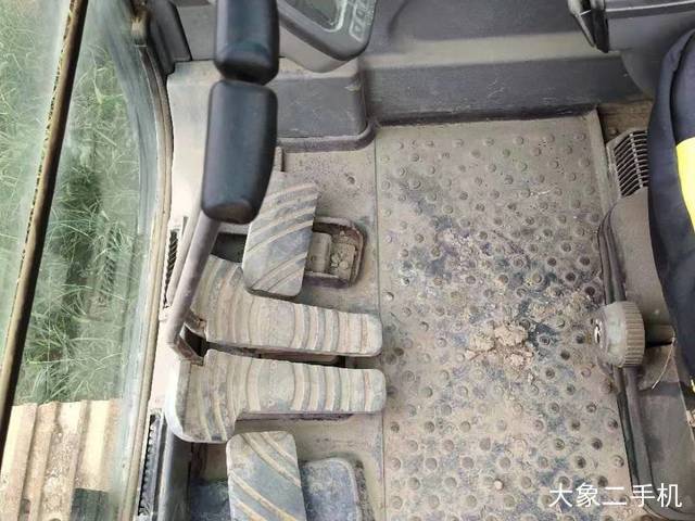 沃尔沃 EC210B 挖掘机