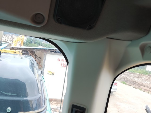 神钢 PC240LC-8 挖掘机