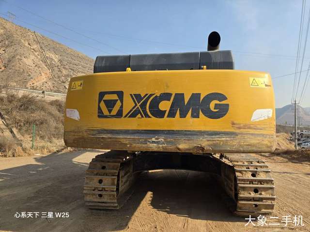 徐工 XE370D 挖掘机