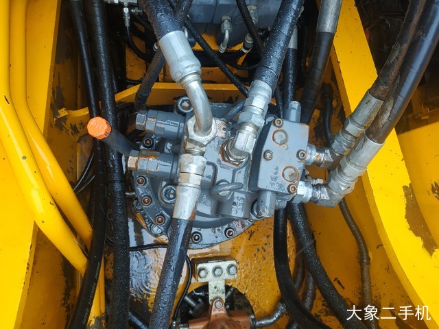 龙工 LG6220D 挖掘机