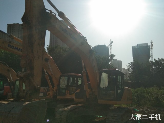 住友 SH240-5 挖掘机