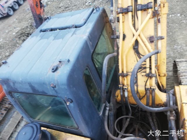 现代 R225LC-7 挖掘机