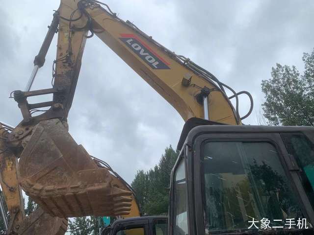 雷沃重工 FR220E 挖掘机
