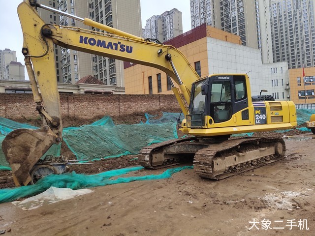 小松 PC240LC-8M0 挖掘机