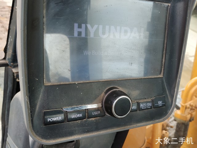 现代 R265LC-9 挖掘机