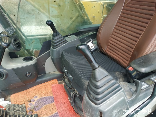 卡特彼勒 323D2L 挖掘机