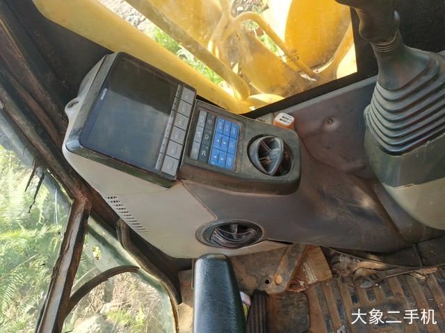 小松 PC220-8 挖掘机