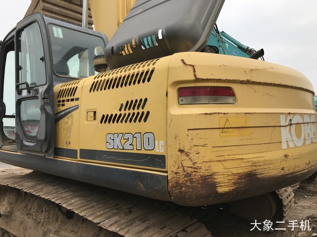 神钢 SK210LC-8 挖掘机