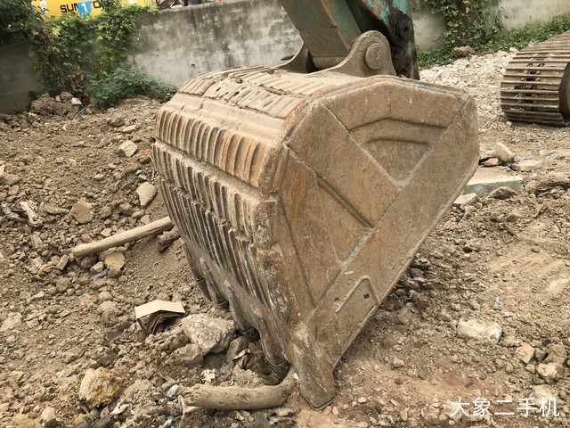 神钢 SK210LC-8 挖掘机