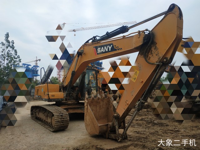 三一重工 SY215C-9 挖掘机