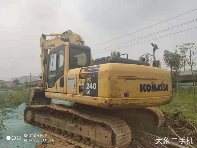 小松 PC240LC-8 挖掘机