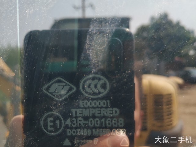 卡特彼勒 305.5E2小型液压 挖掘机