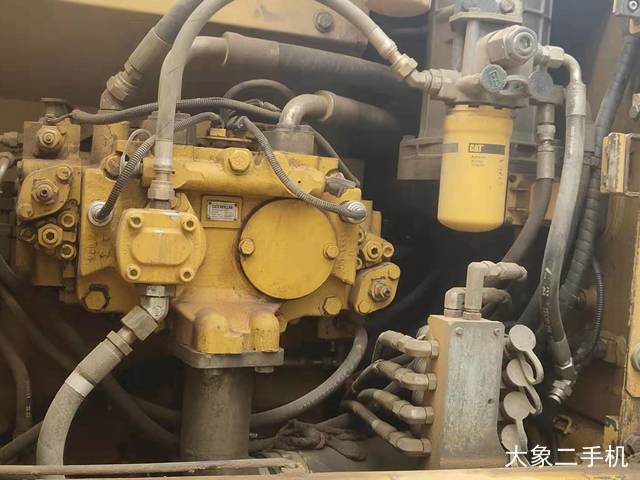 卡特彼勒 323DL 挖掘机