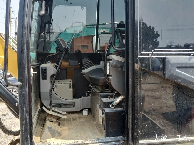 卡特彼勒 305.5E2小型液压 挖掘机