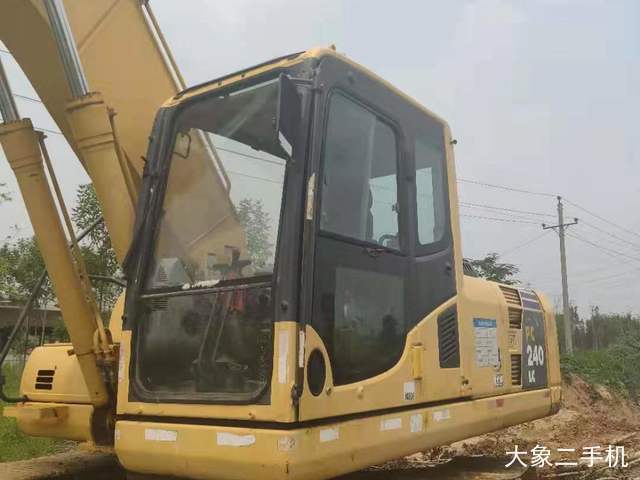 小松 PC240LC-8 挖掘机