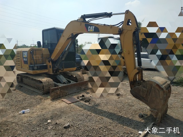 卡特彼勒 305.5E2小型液压 挖掘机