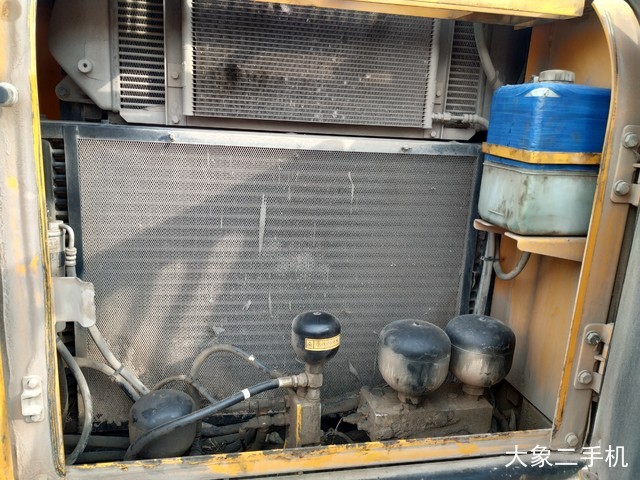 现代 R210W-7 挖掘机