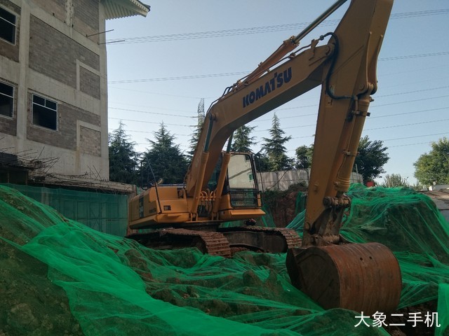 小松 PC240LC-8M0 挖掘机