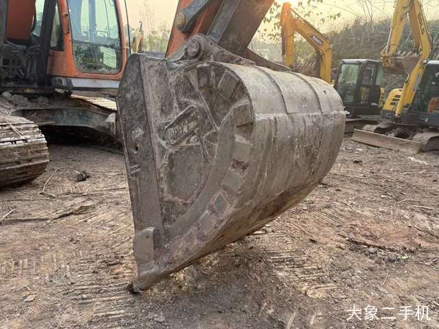 斗山 DX225LC-9C 挖掘机