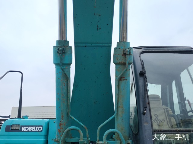 神钢 SK260LC-8 挖掘机