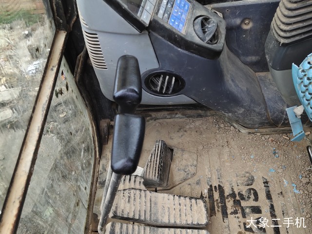 小松 PC220-8 挖掘机