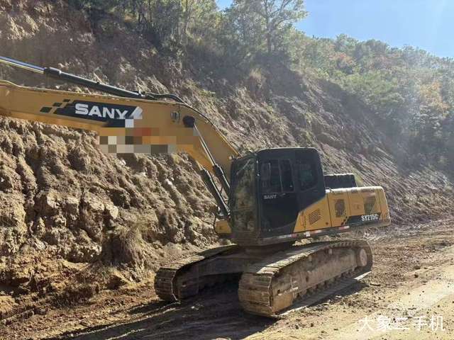 三一重工 SY215C 挖掘机