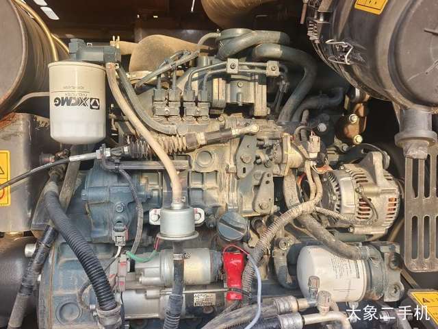 徐工 XE75D 挖掘机