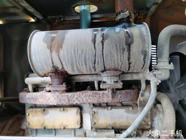 龙工 LG833B 装载机