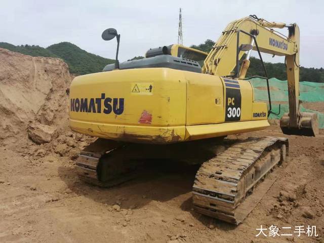 小松 PC240LC-8M0 挖掘机