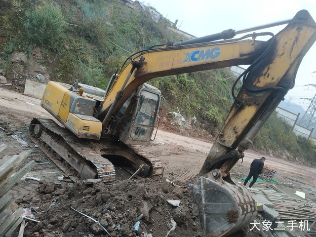 徐工 XE135B 挖掘机