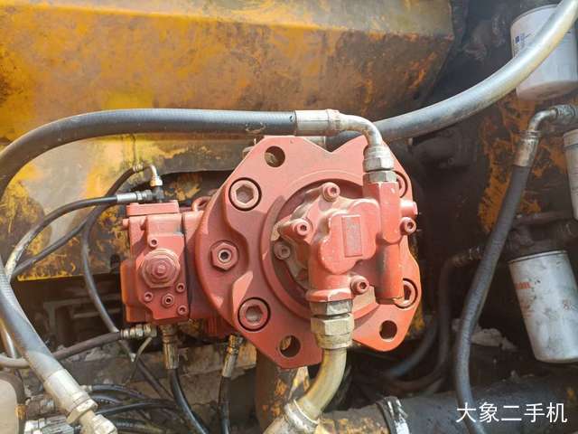 现代 R225-7 挖掘机