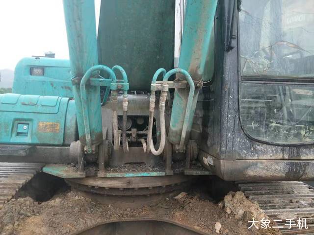 神钢 SK230 挖掘机